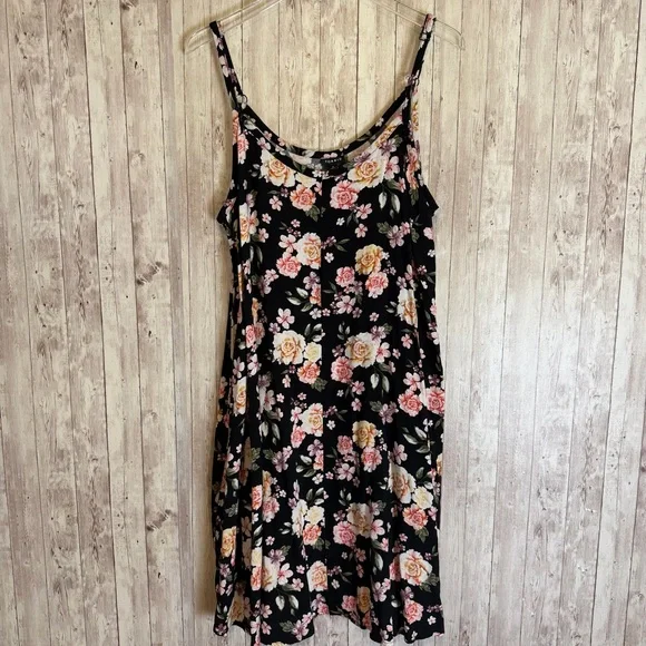 Torrid Black Floral Challis Trapeze Dress Pockets - Picture 2 of 8